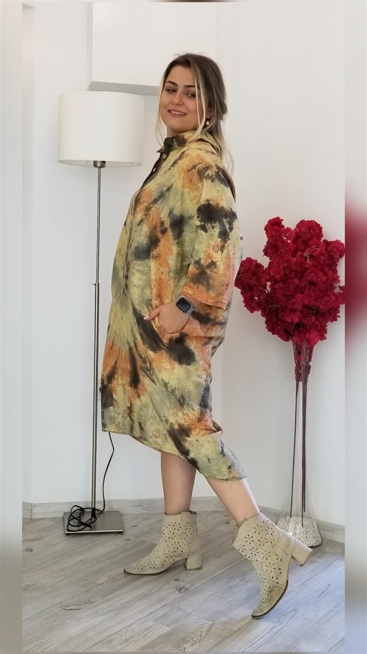 Sarı Batik Desenli Arka Kısmı Halkalı Elbise