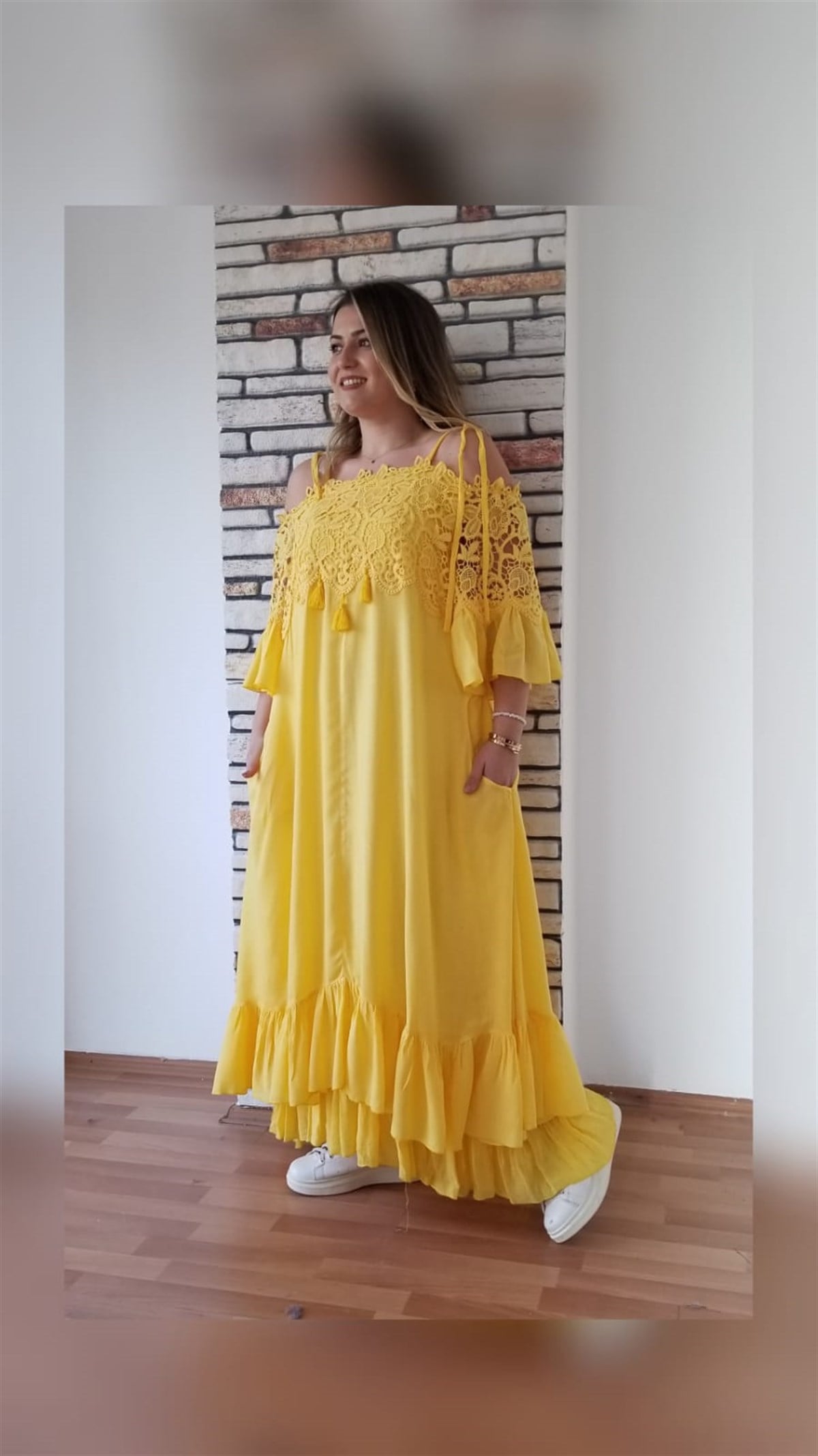 Sarı Küpür Detaylı Uzun Elbise 