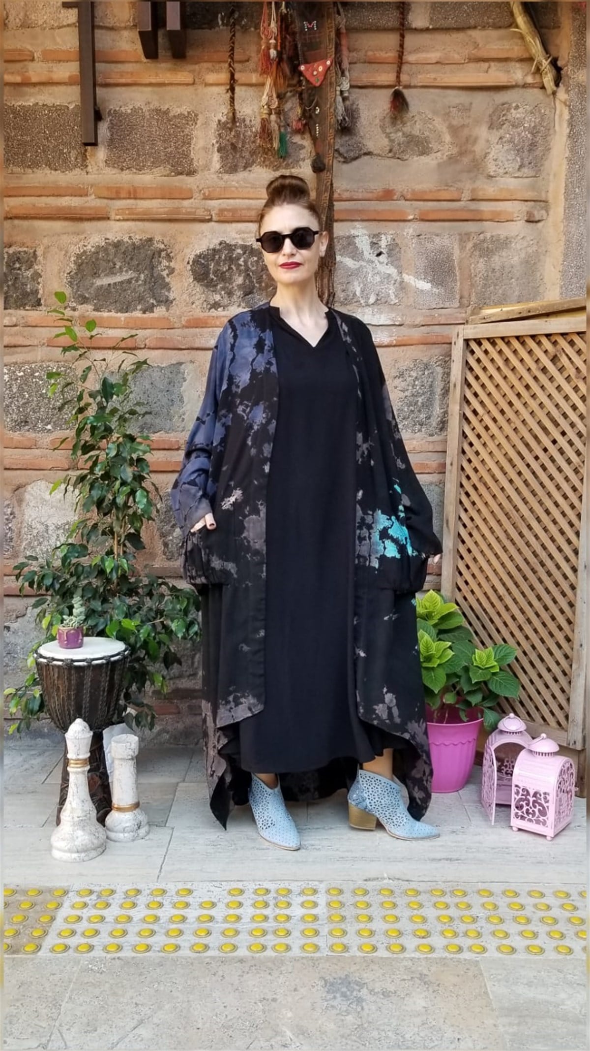Siyah Batik Desenli Asimetrik Kaftan