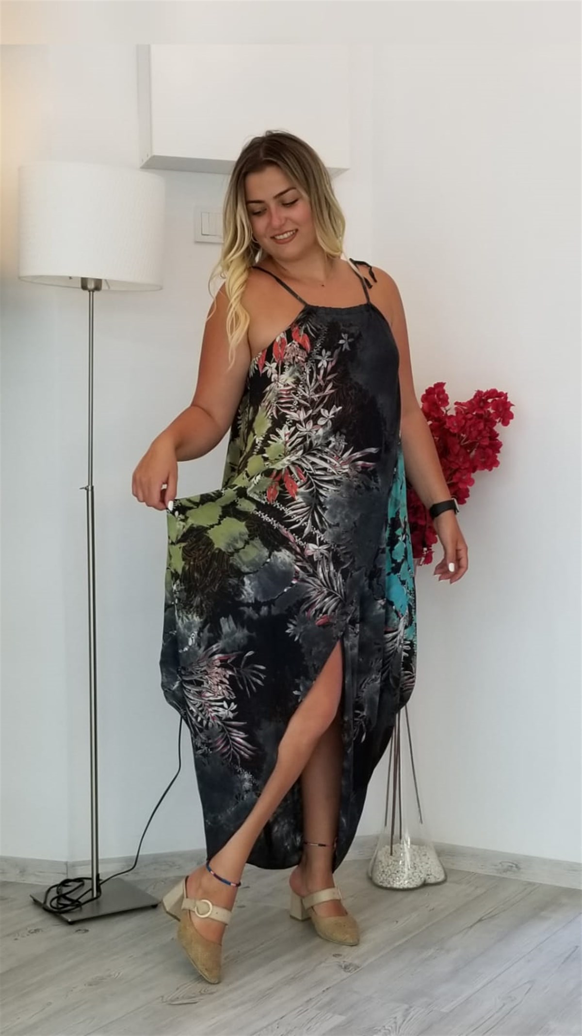 Siyah Batik El İşi Boyundan Bağlamalı Önü Çapraz Elbise