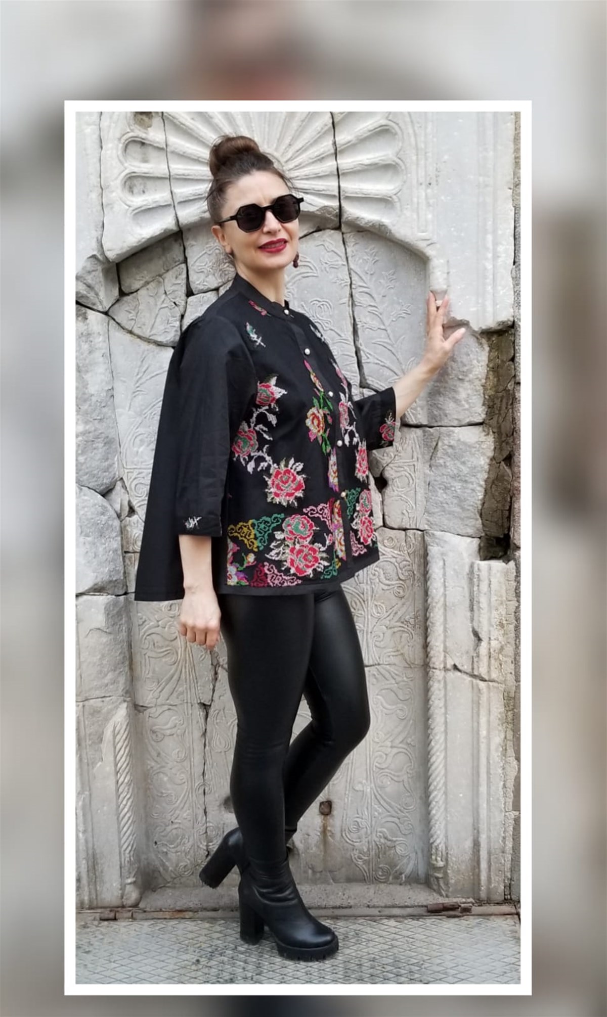 Siyah Etamin Nakışlı Ceket (Kupon Ürün)