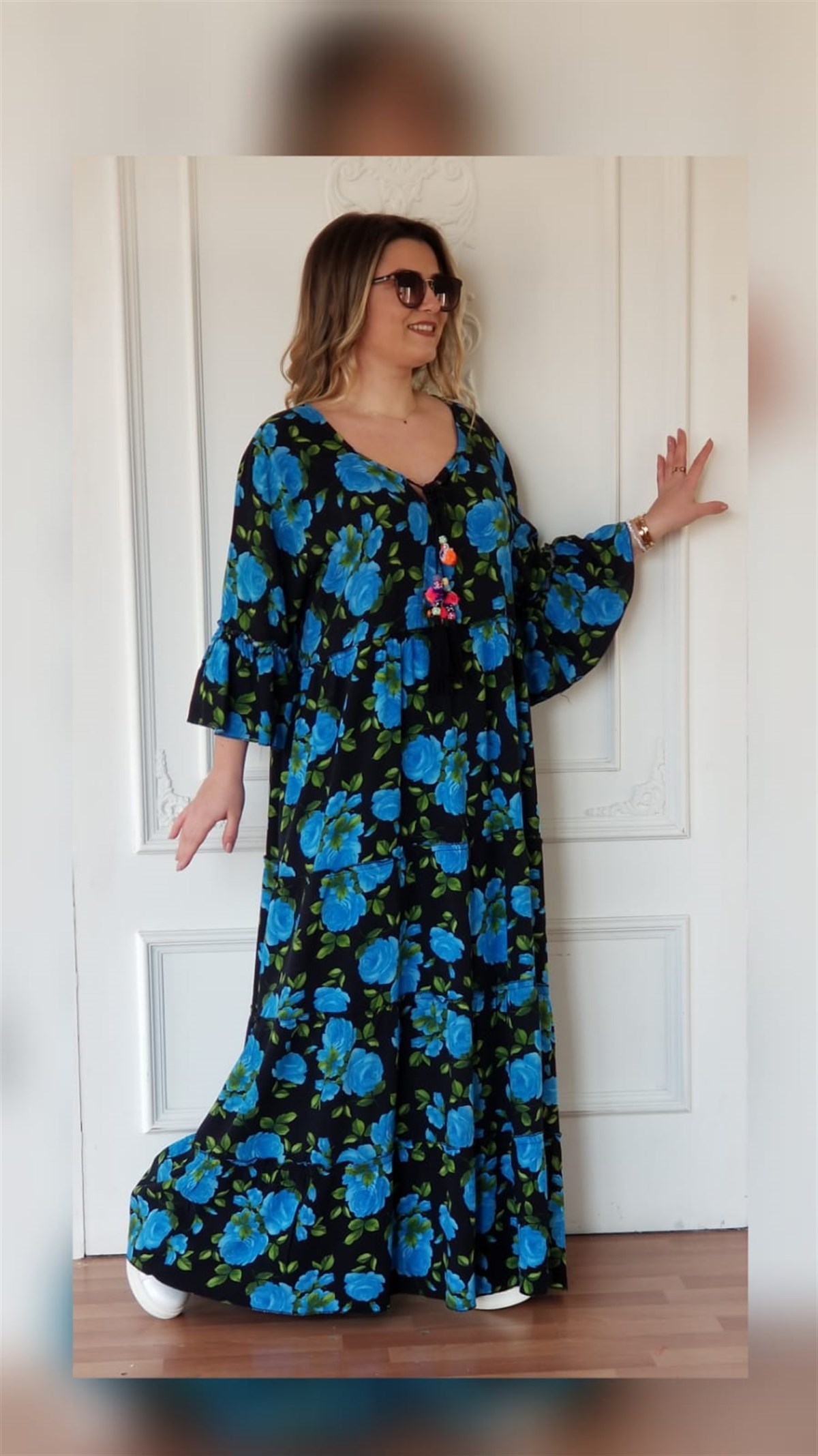 Siyah Güllü Elbise