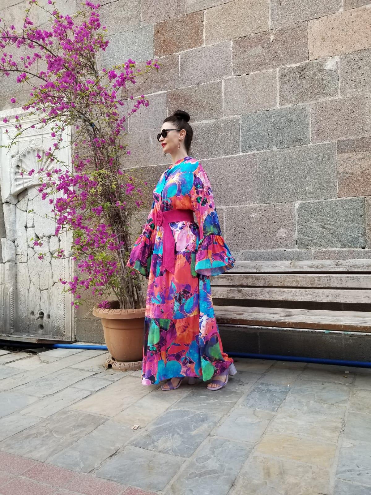 VOLANLI  DESENLİ ELBİSE 