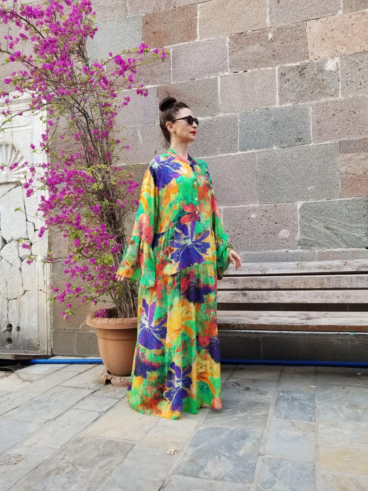 VOLANLI DESENLİ ELBİSE