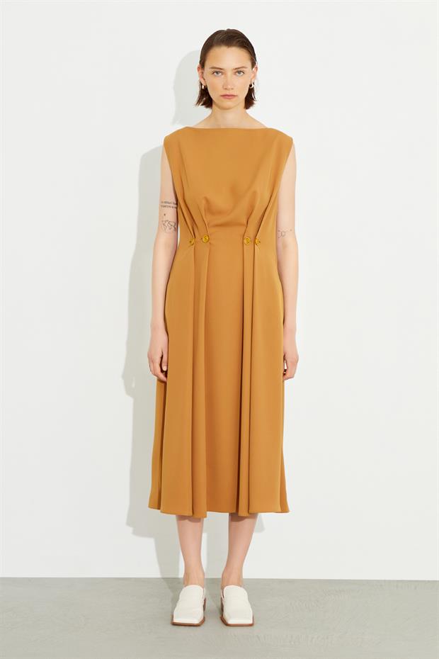 Boat Neck Dress With Pleat Details Tobacco