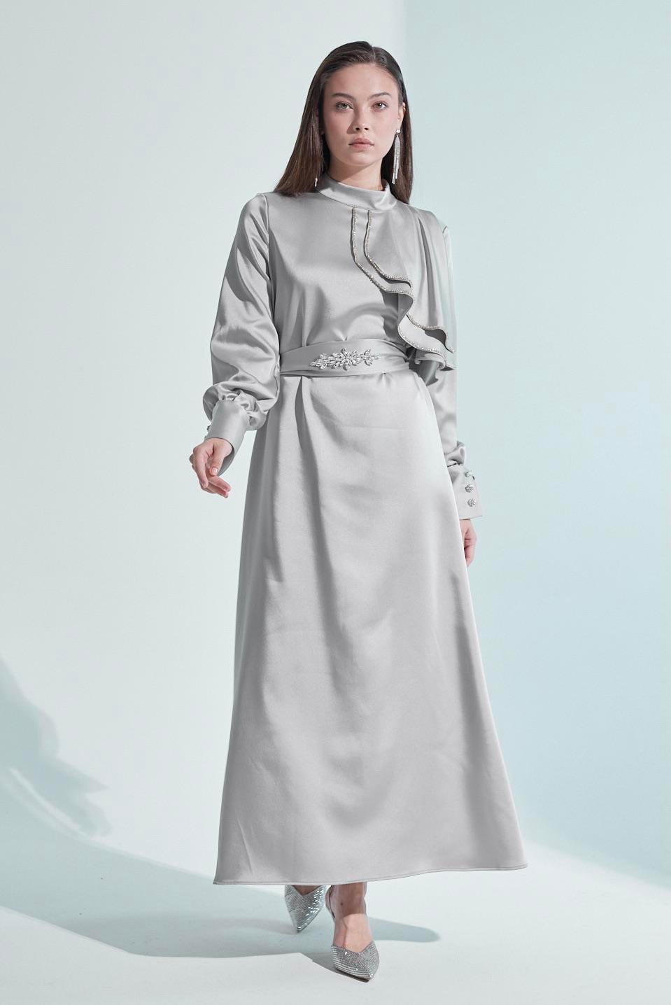 Déborah Elbise Gri