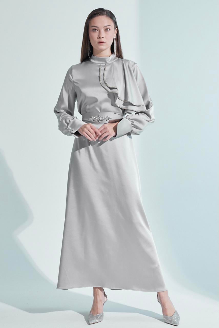 Déborah Elbise Gri