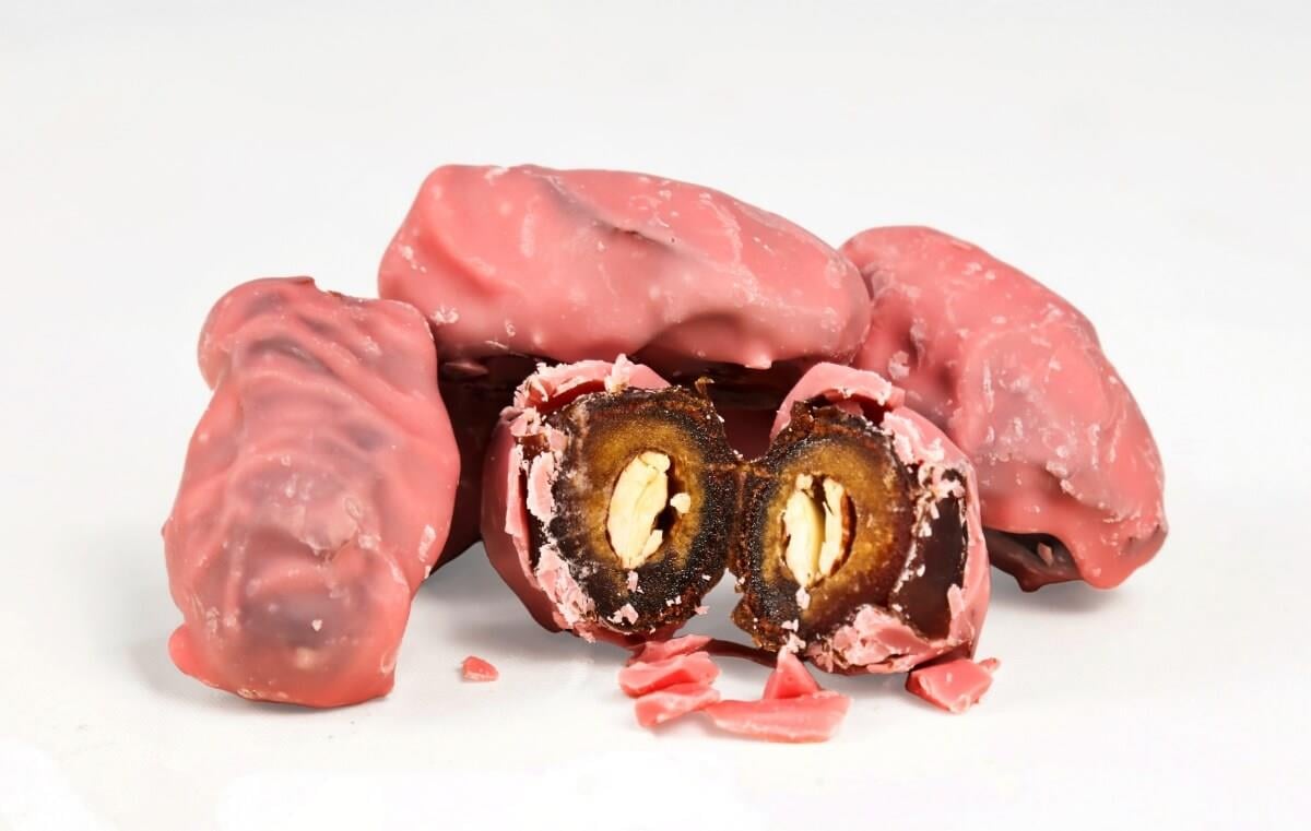 Çilek Çikolatalı Bademli Hurma 500 g