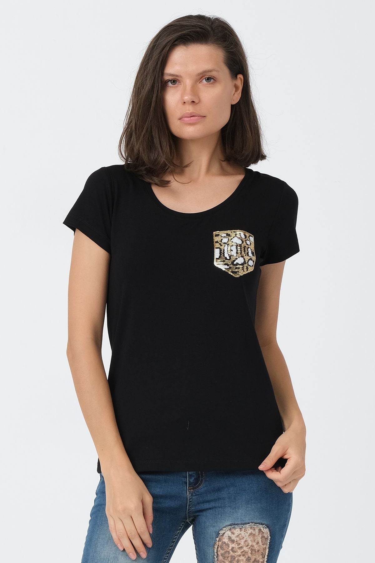 Siyah Viskon Bisiklet Yaka Pul-Payet Cep Detaylı T-shirt ND-2004