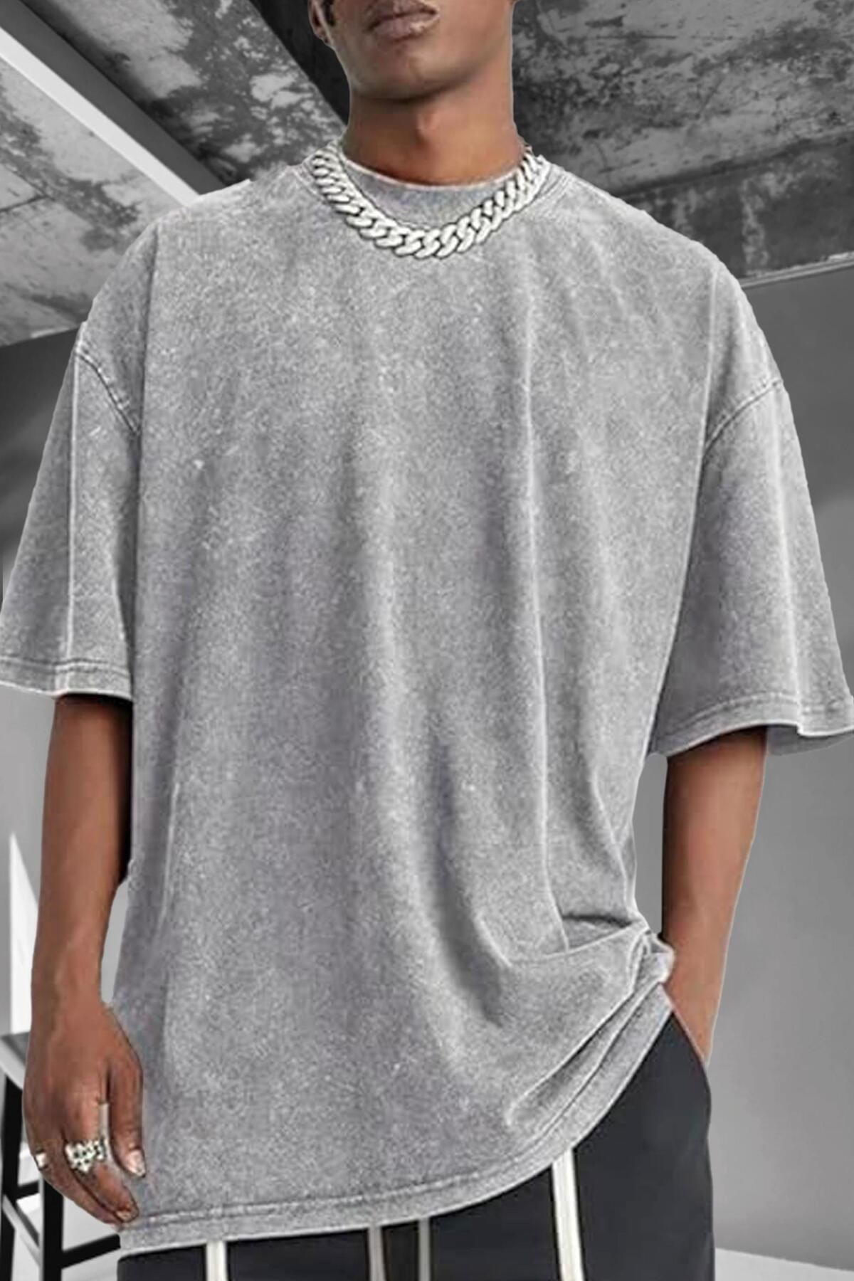 Erkek Açık Gri Oversize Asit Yıkamalı Eskitme Efektli Boyalı T-Shirt