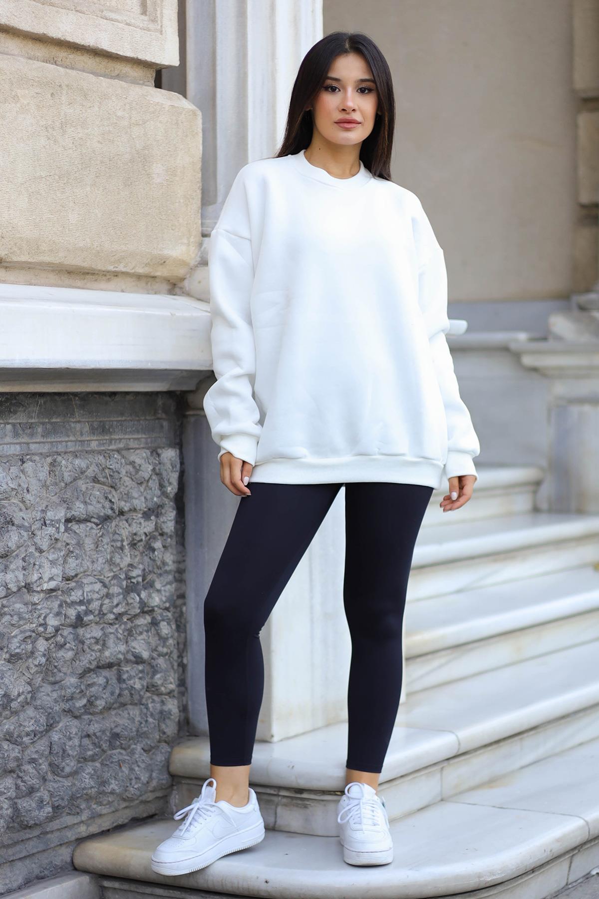 Kadın Kırık Beyaz Basic 0 Sıfır Yaka Baskısız Düz Oversize Salaş Bol Kesim Polar Sweatshirt
