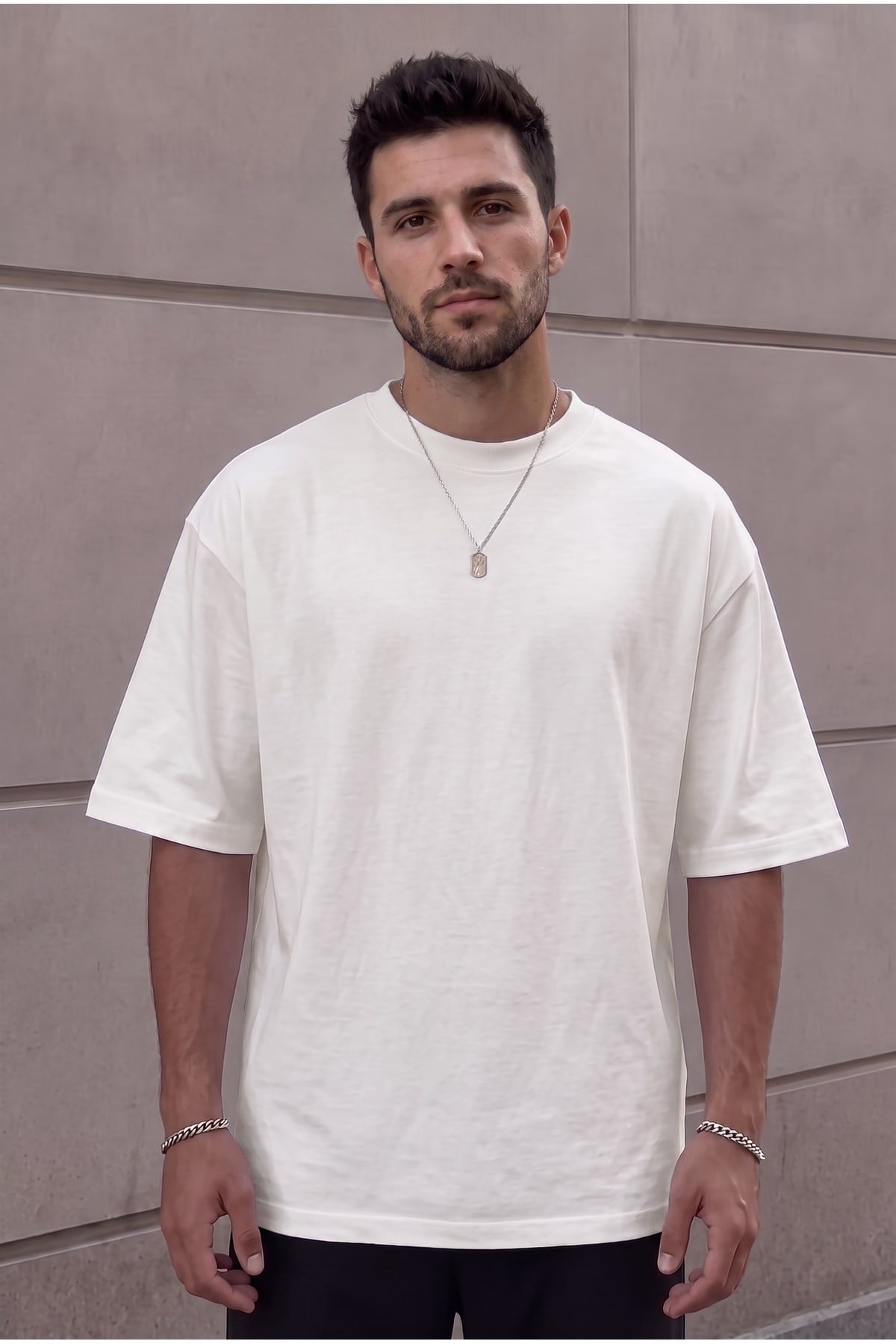 Premium Kalite Kırık Beyaz Renkli Kalın İki İplik Compact Penye Kumaş Tam Oversize T-Shirt