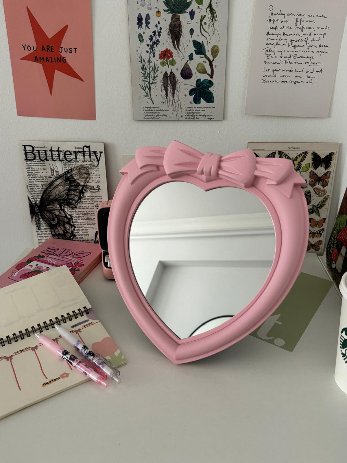 Pembe Kalp Fiyonk Makyaj Aynası