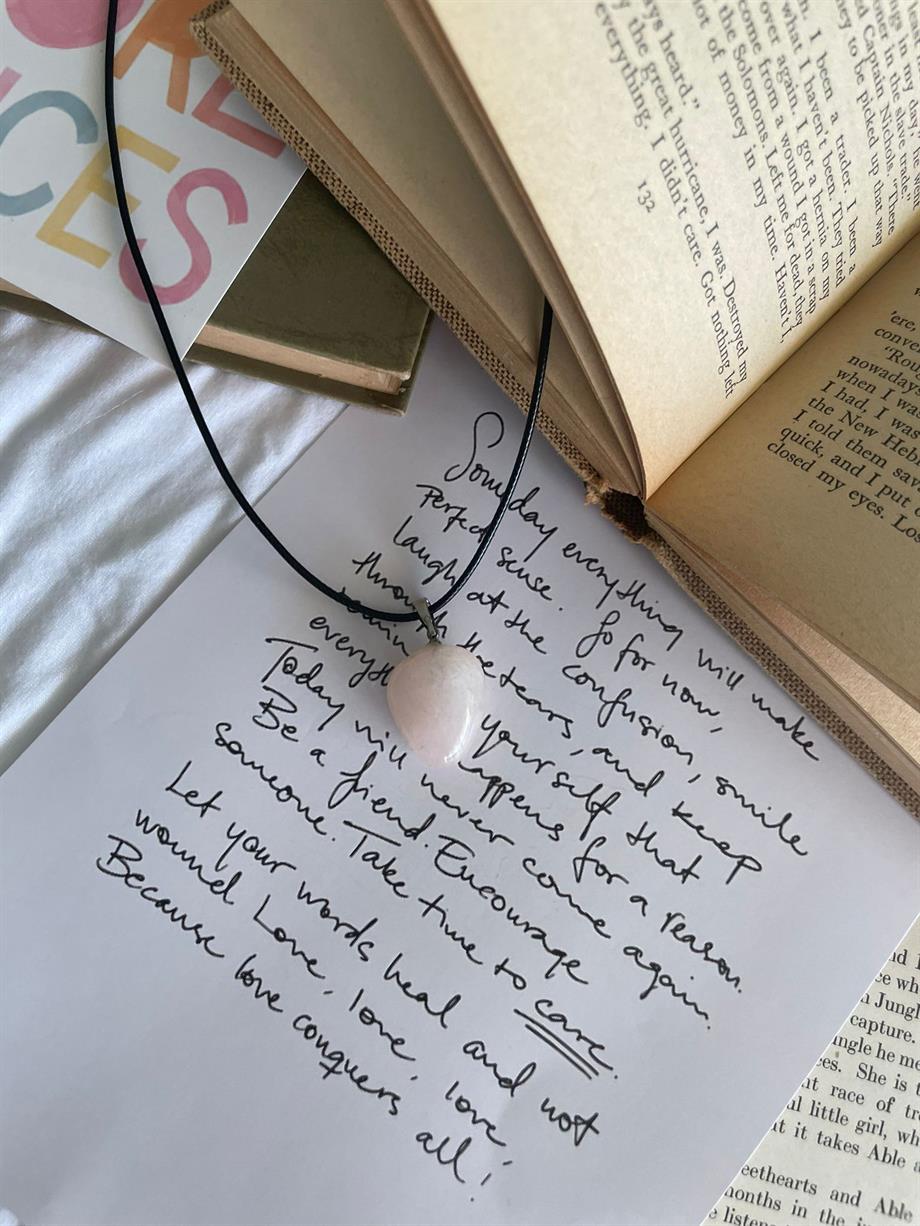 Pembe Kuvars Tamburlu Doğal Taş Kolye