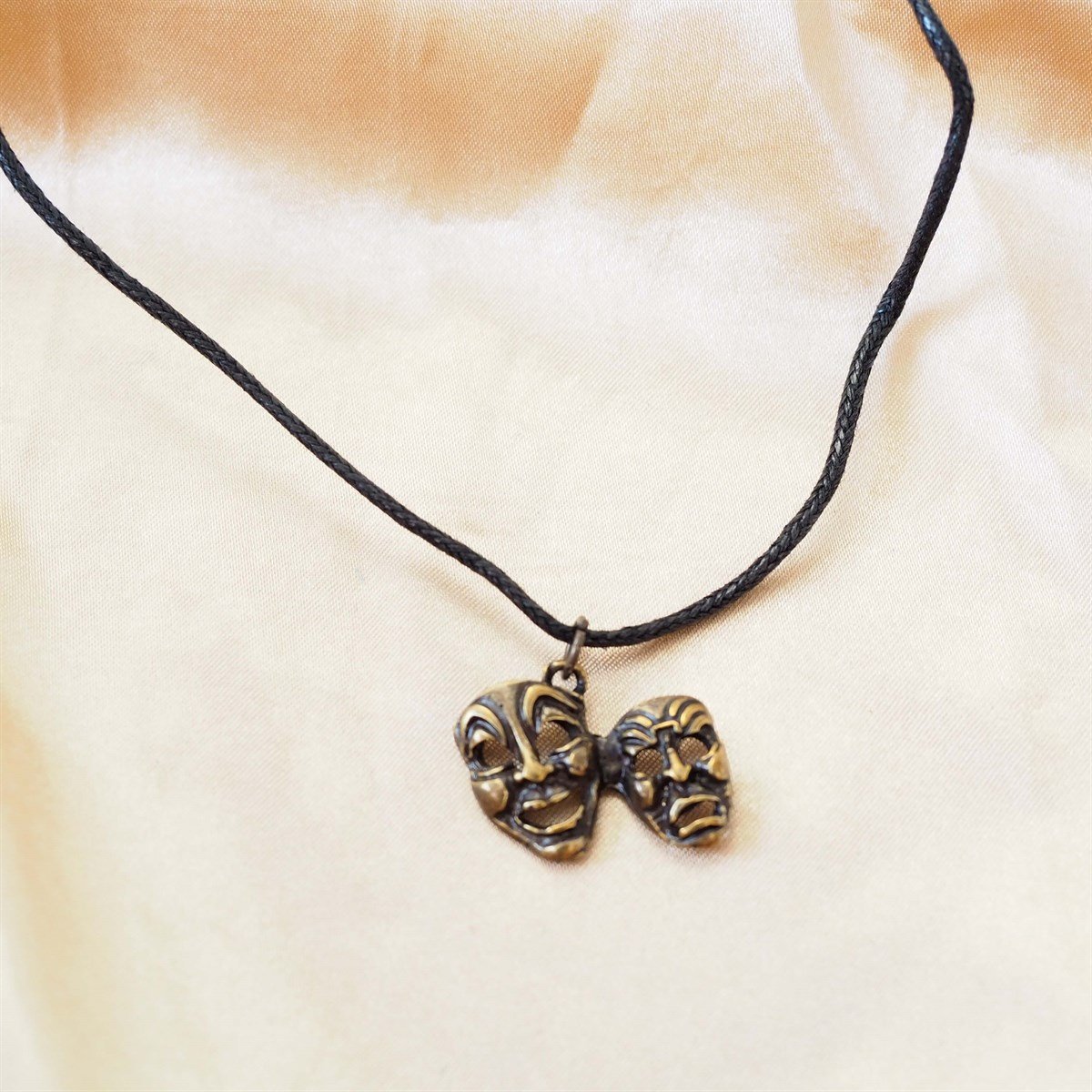 Tiyatro Mask İp Kolye