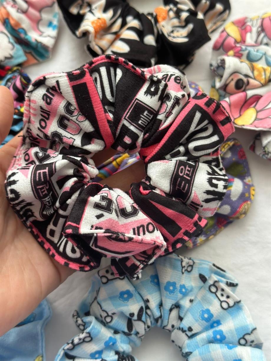Yazılı Karma Desenli Scrunchie Lastik Toka