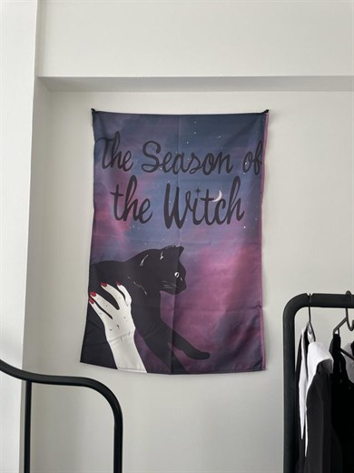 The Season Of The Witch Duvar Örtüsü - Wall Tapestry I 70 x 100 cm