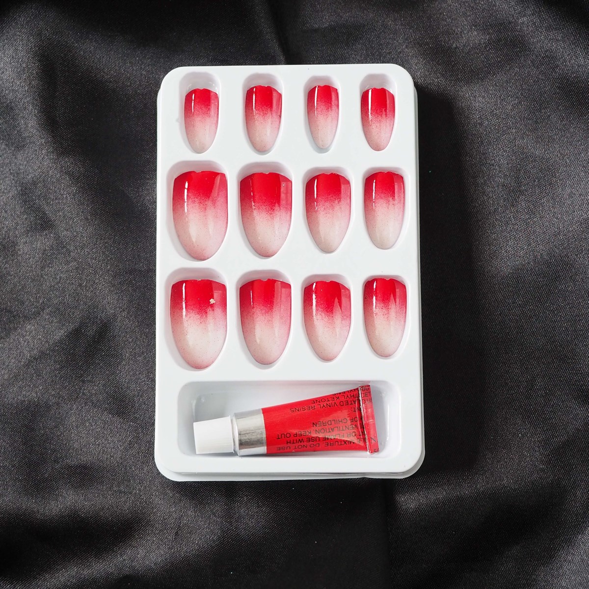 12'li Takma Tırnak Seti Kırmızı Beyaz Geeçiş Renkli