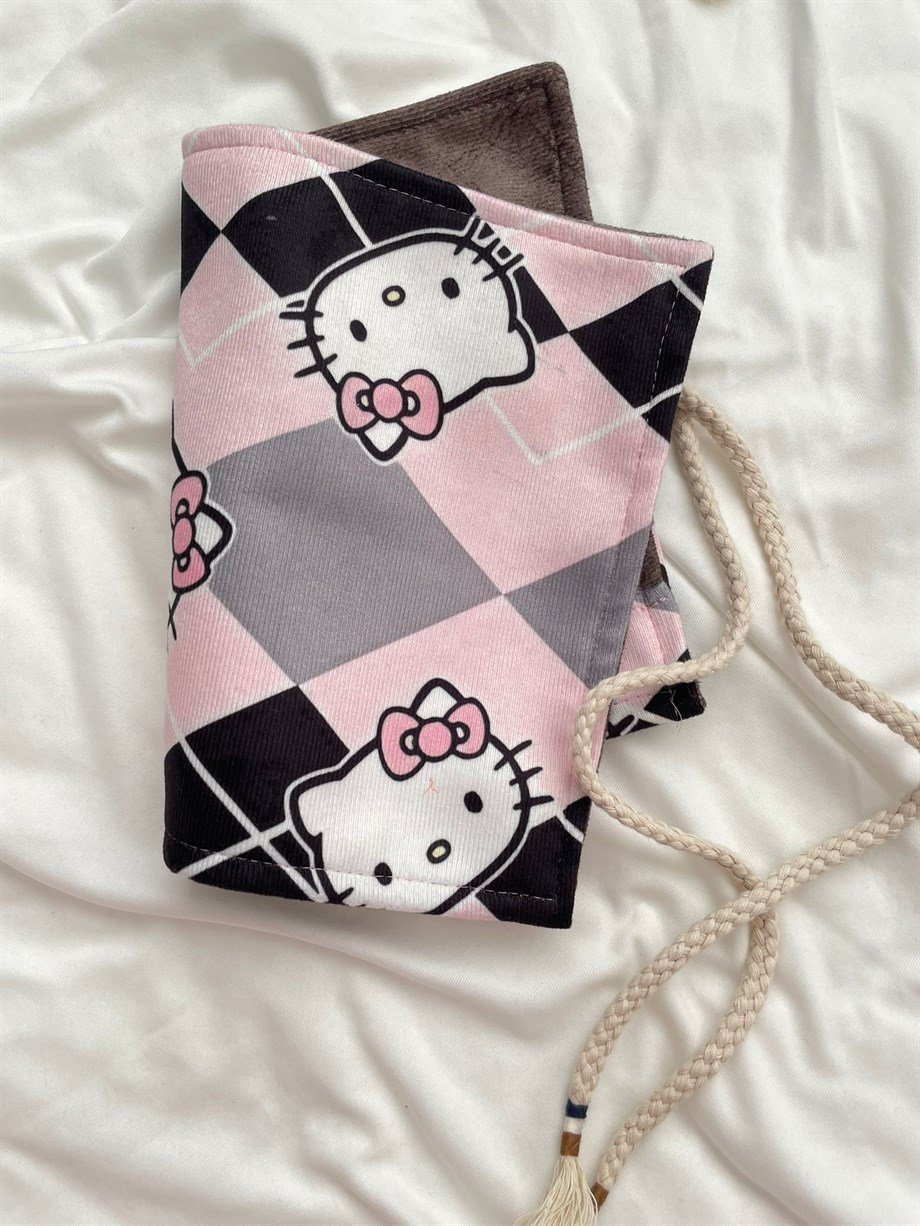 Baklava Desenli Hello Kitty Baskılı Rulo Kalemlik
