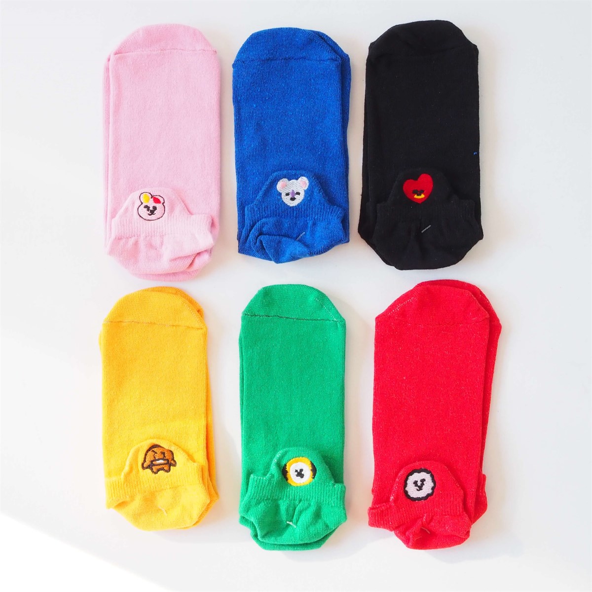 BT21 Nakış İşlemeli Kısa Çorap Renkleri