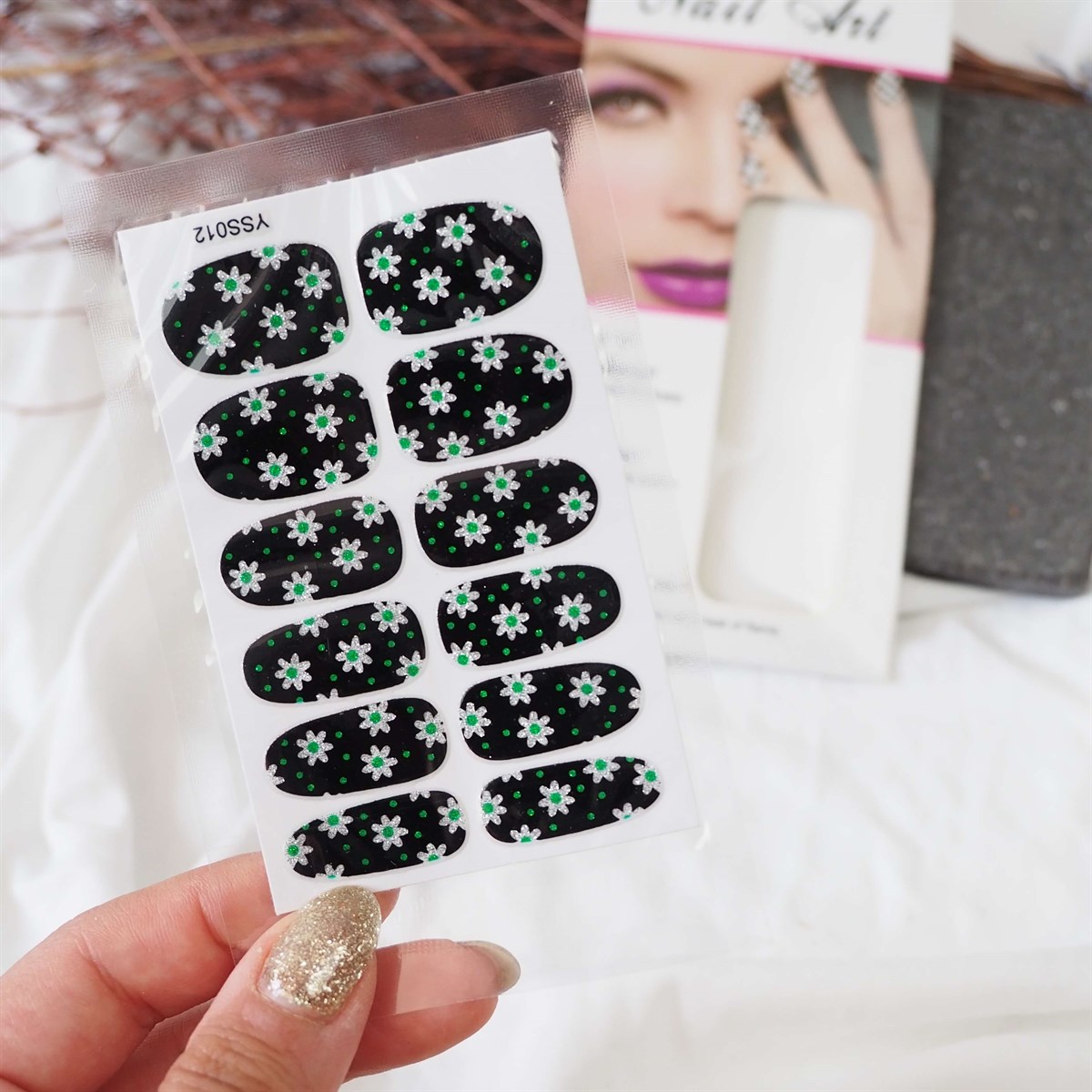 Çiçek Desenli Tırnak Sticker