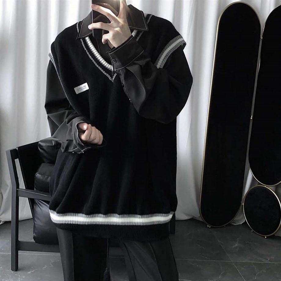 Çizgi Detaylı V Yaka Siyah Oversize Süveter