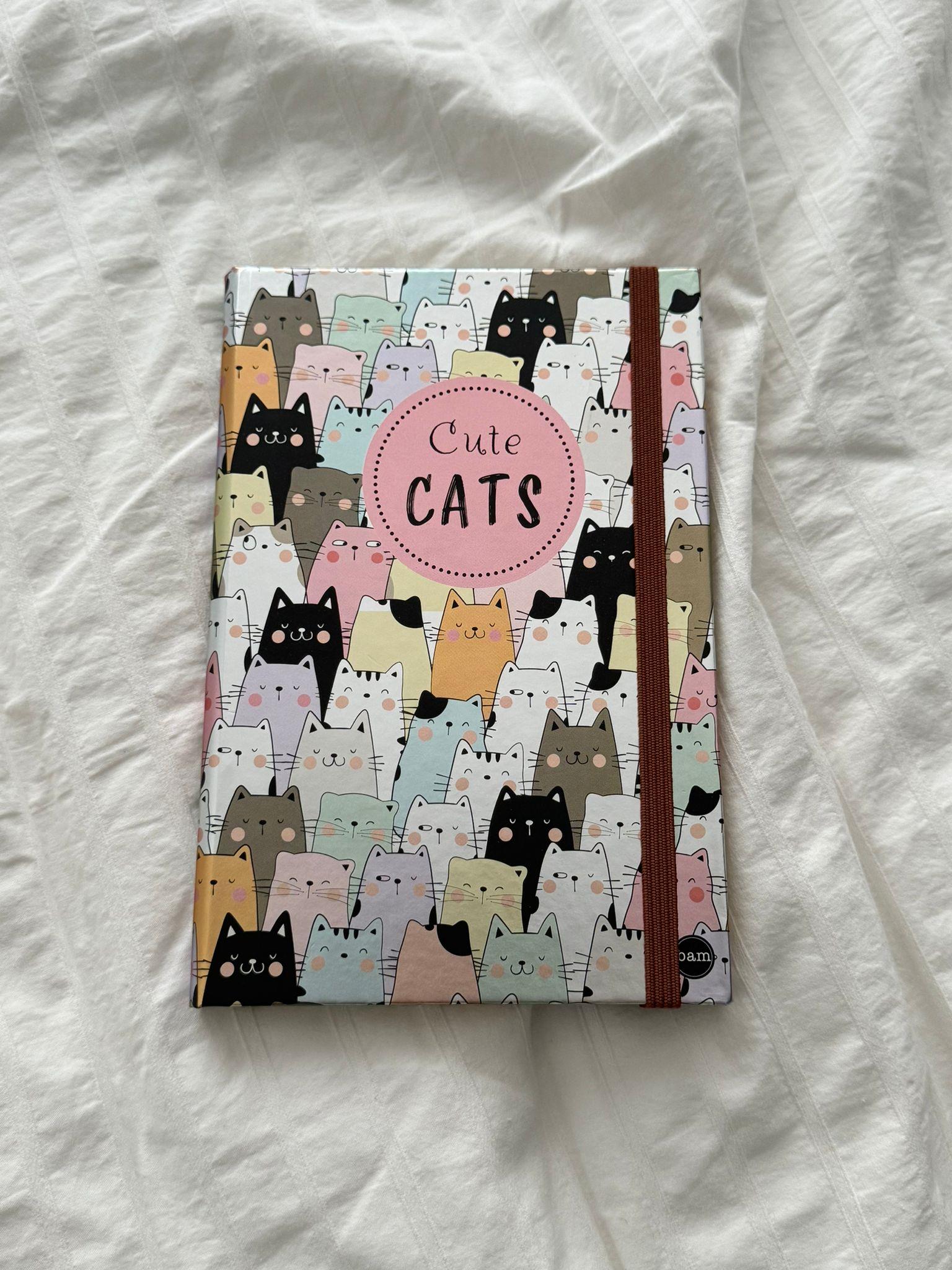 Cute Cats Metalik Kapak Lastikli Defter