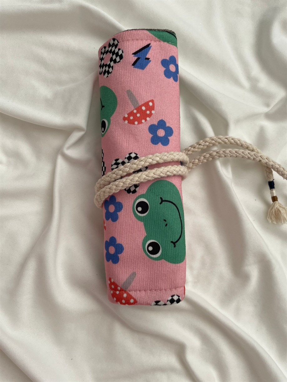 Frog Vibes Baskılı Rulo Kalemlik