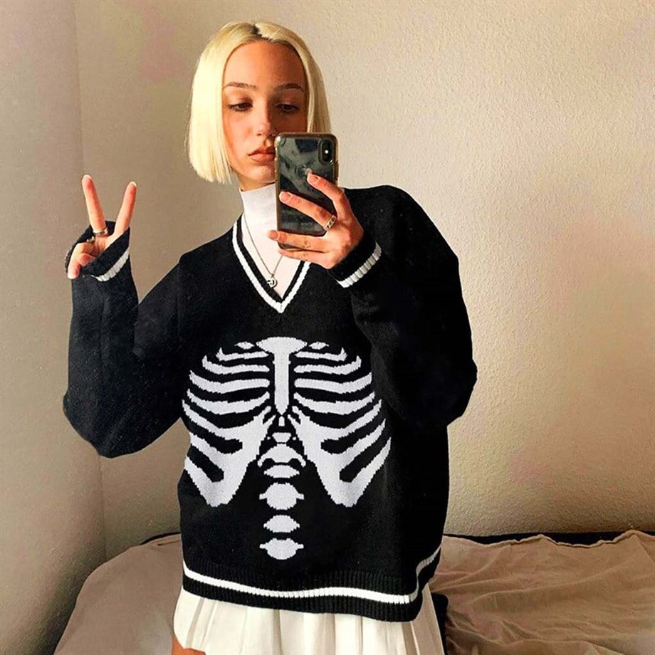 Gothic Chest Triko V Yaka Oversize Kazak