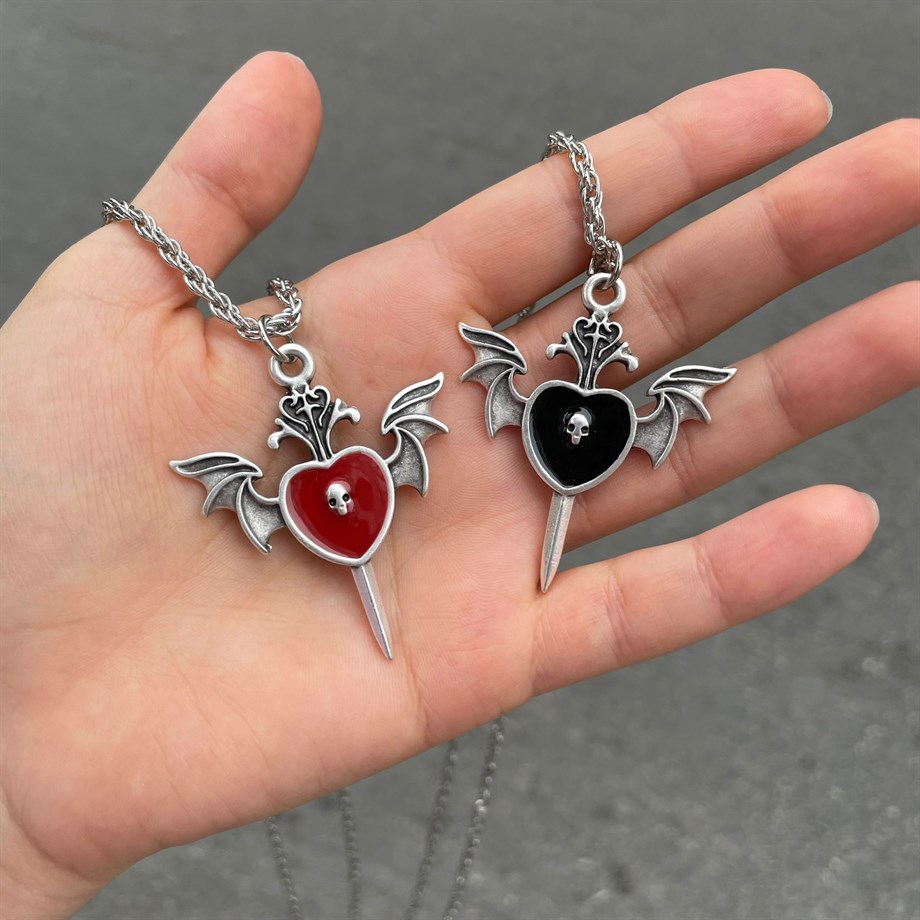 Gothic Skull Heart Kolye