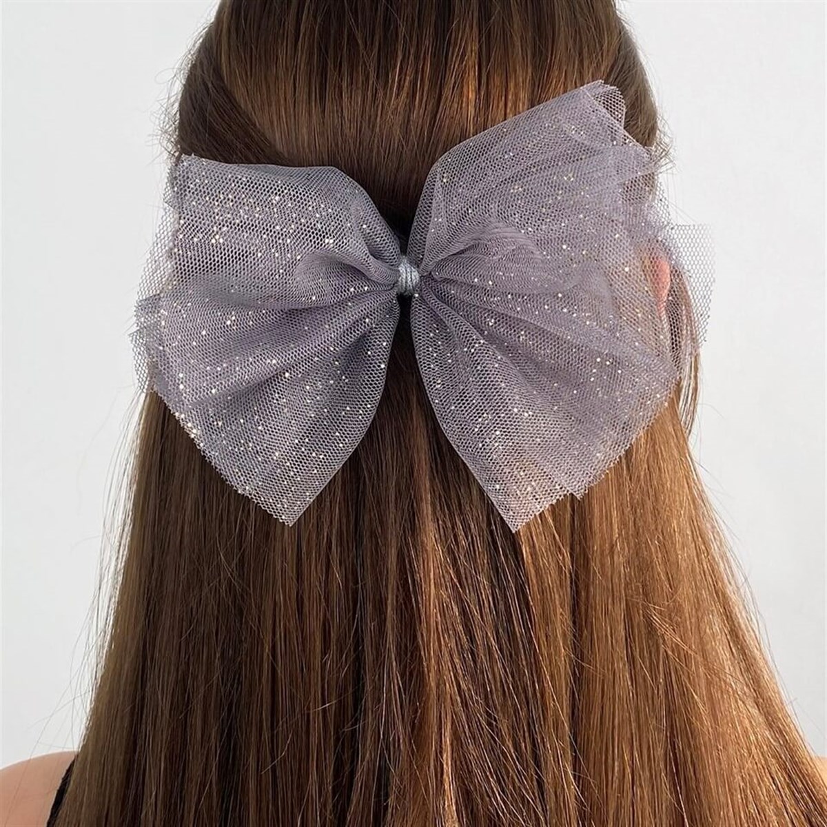 Gri Renk Fiyonk Figürlü Simli Pens Toka