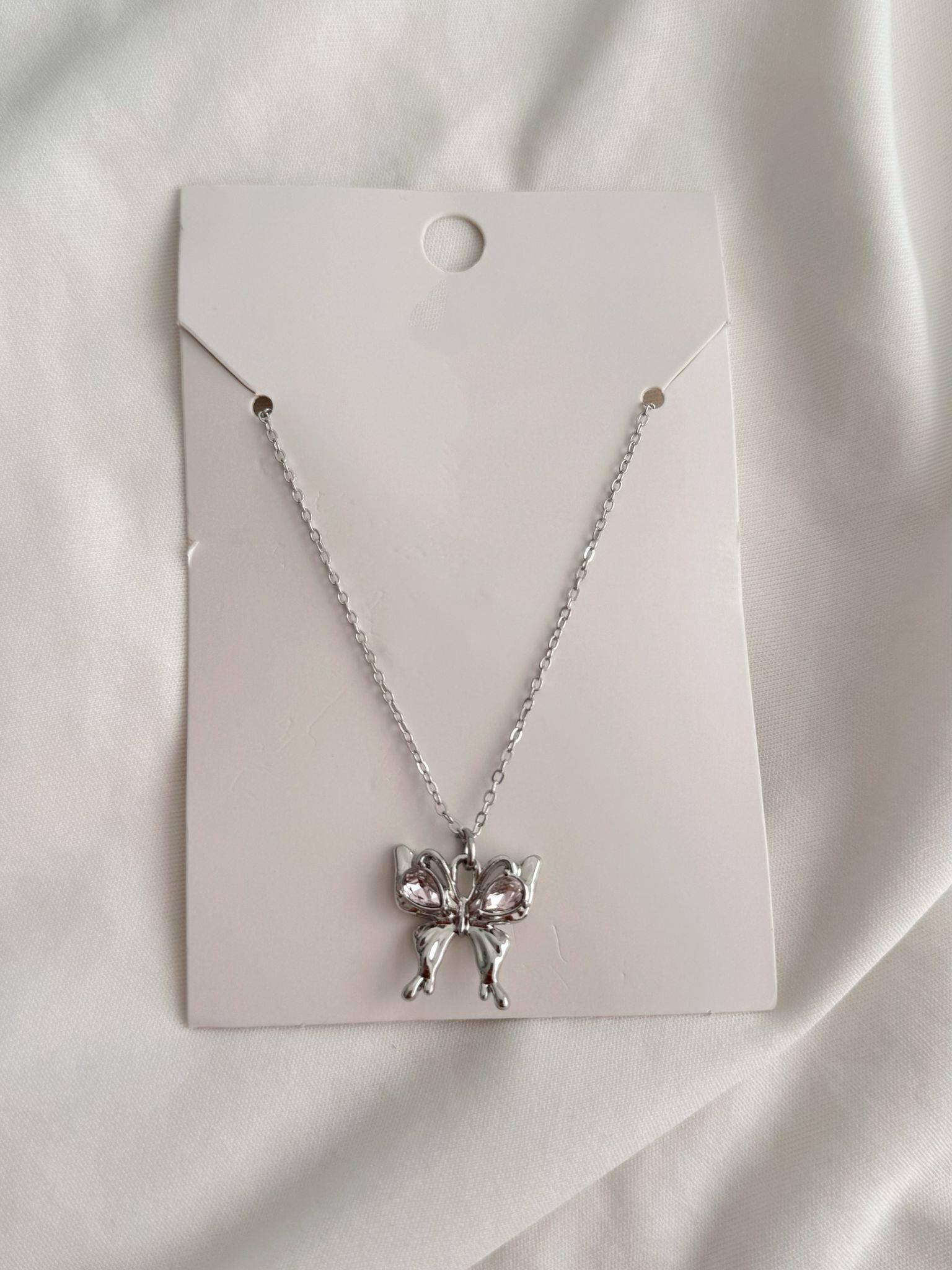 Gümüş Renk Zincirli Pembe Taşlı Kelebek İthal Kolye