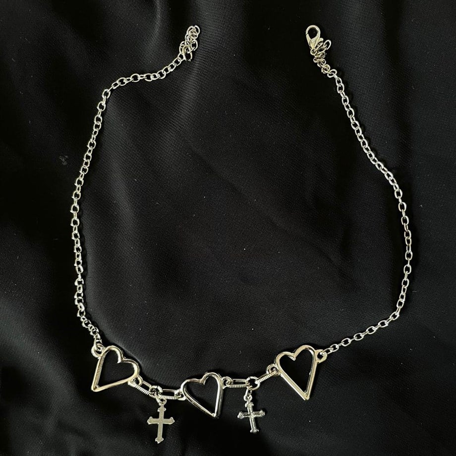 Haç Detaylı Kalp Choker Kolye