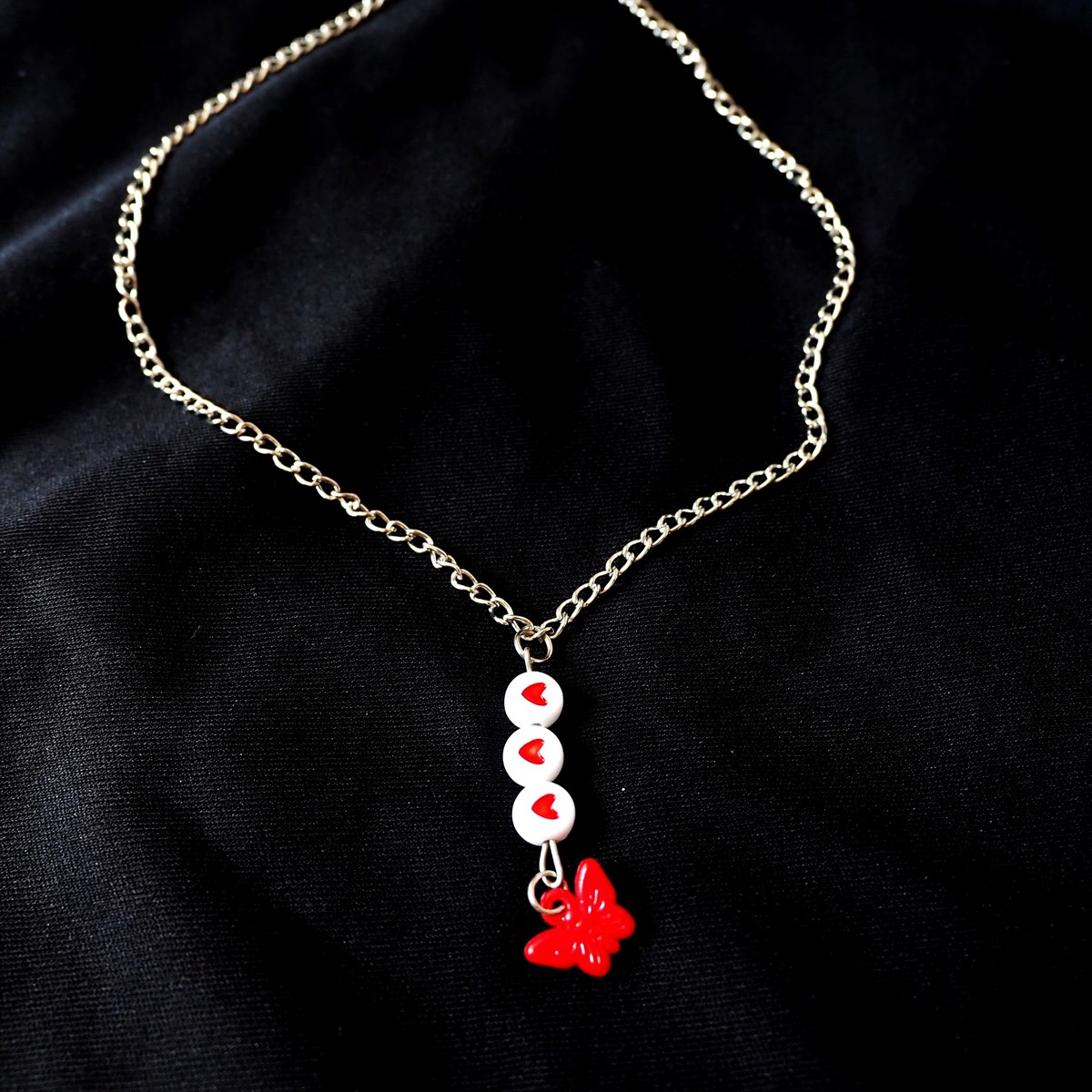 Kalp ve Kelebek Sallantılı Choker Kolye
