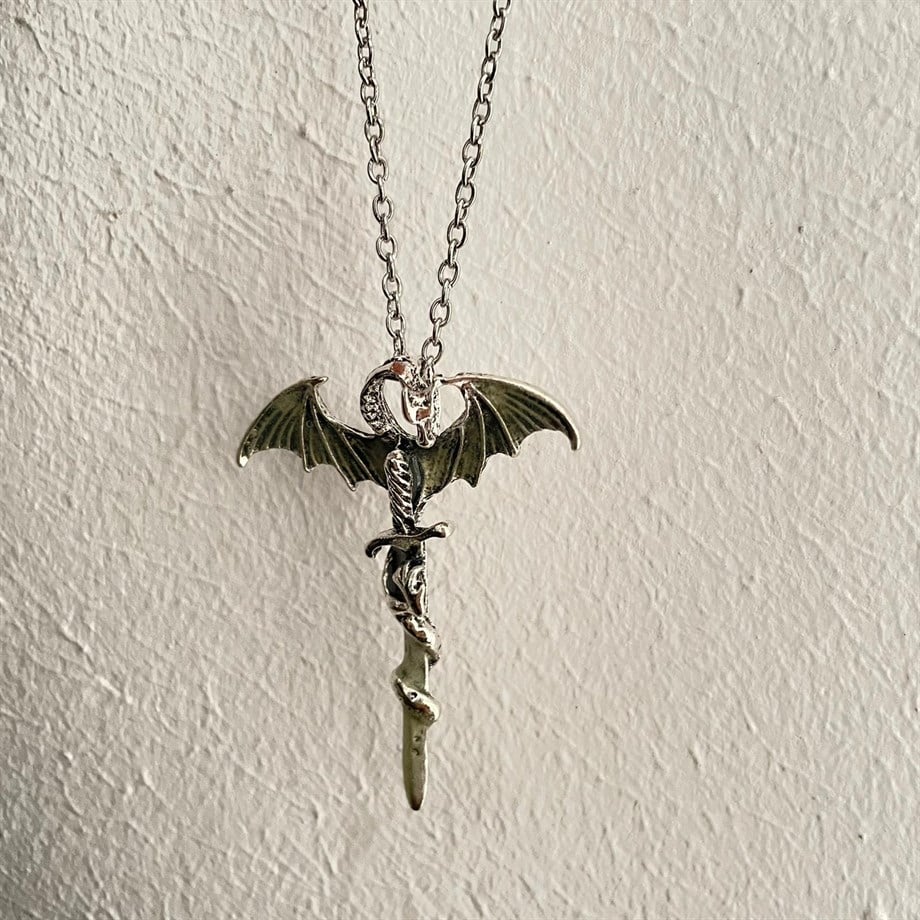 Karanlıkta Parlayan Asa Kolye