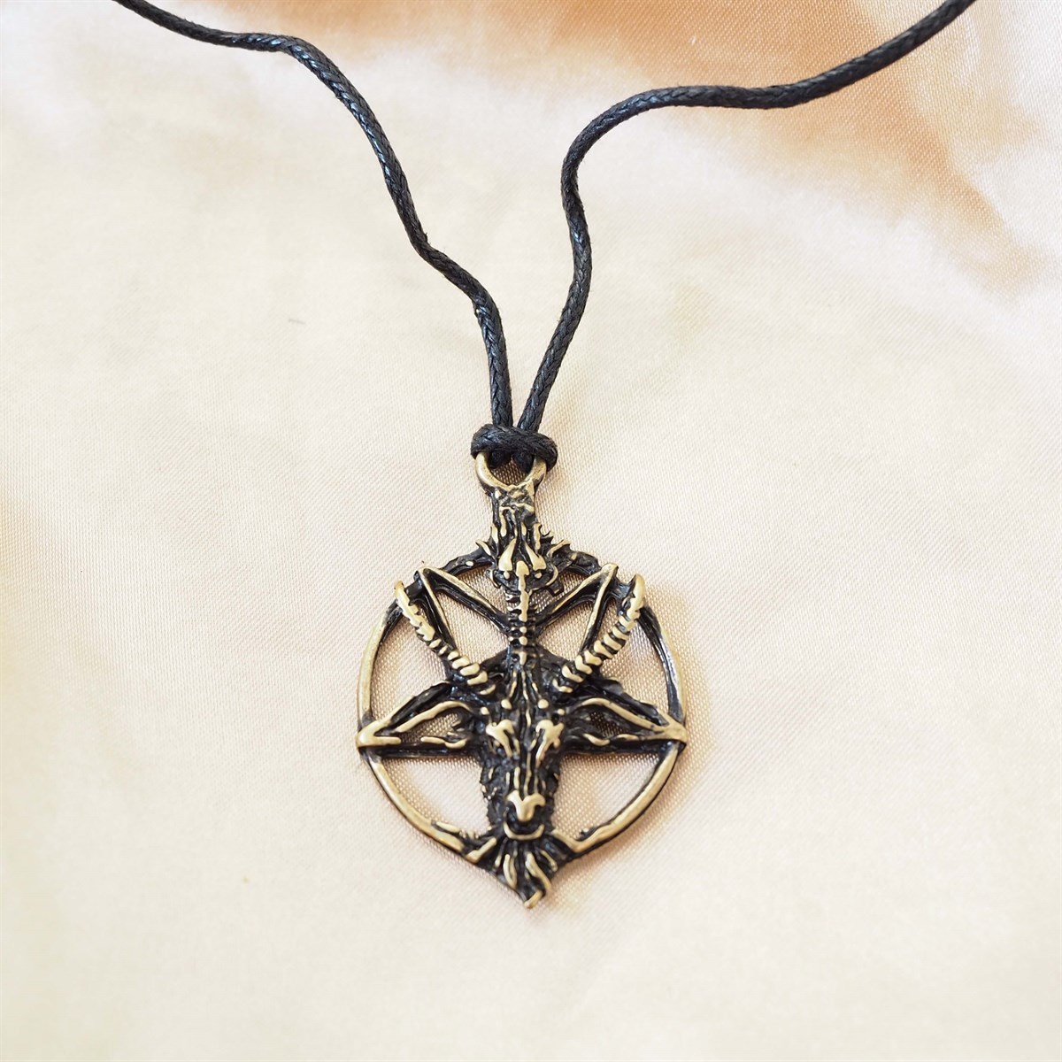 Koç Başı Pantegram İp Kolye