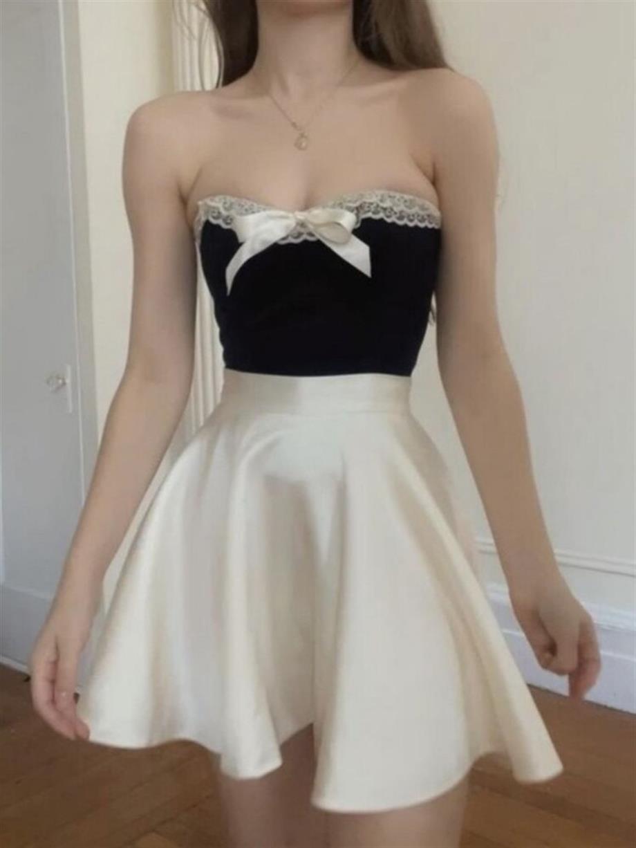 Kurdele Dantel Detaylı Crop