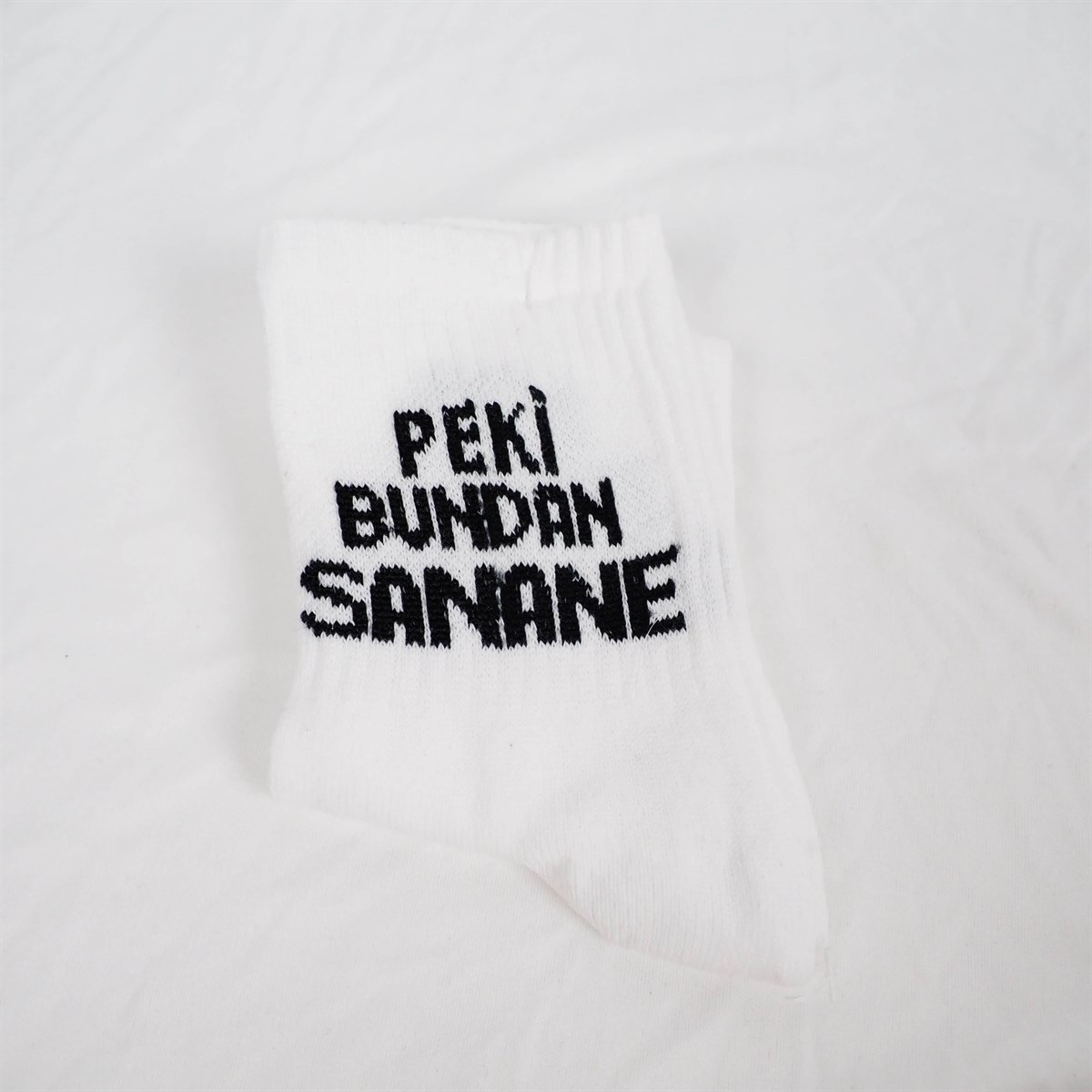 Peki Bundan Sanane Beyaz Çorap