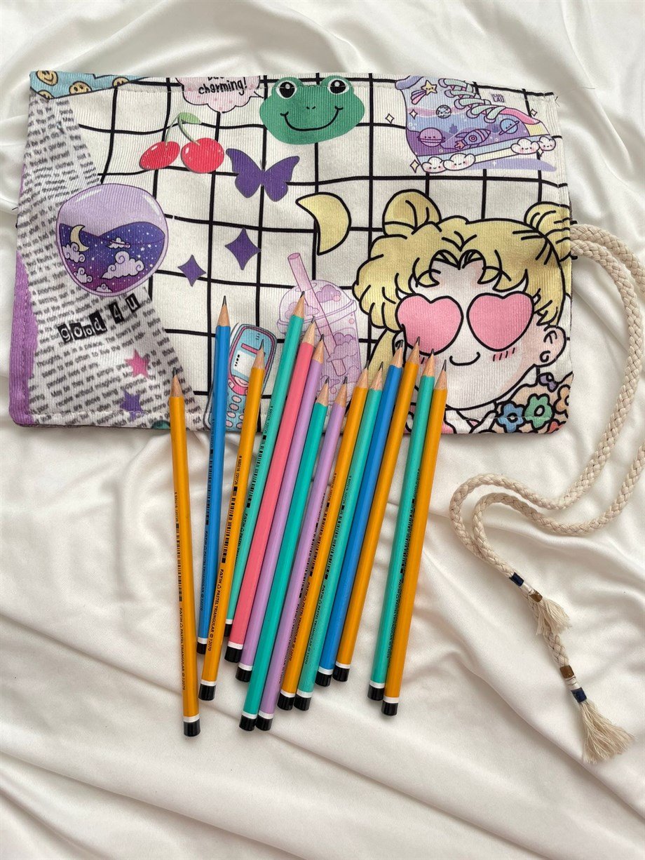 Sailor Moon Aesthetic Collage Baskılı Rulo Kalemlik