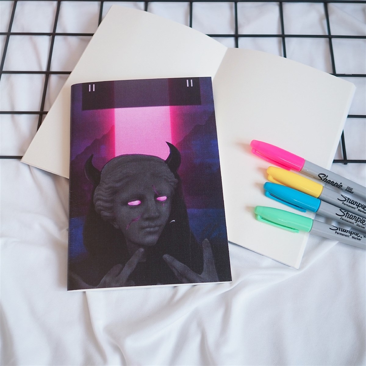 Şeytan Heykel Baskılı Defter 