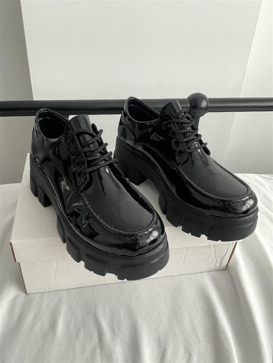 Siyah Kalın Tabanlı Oxford Rugan Ayakkabı