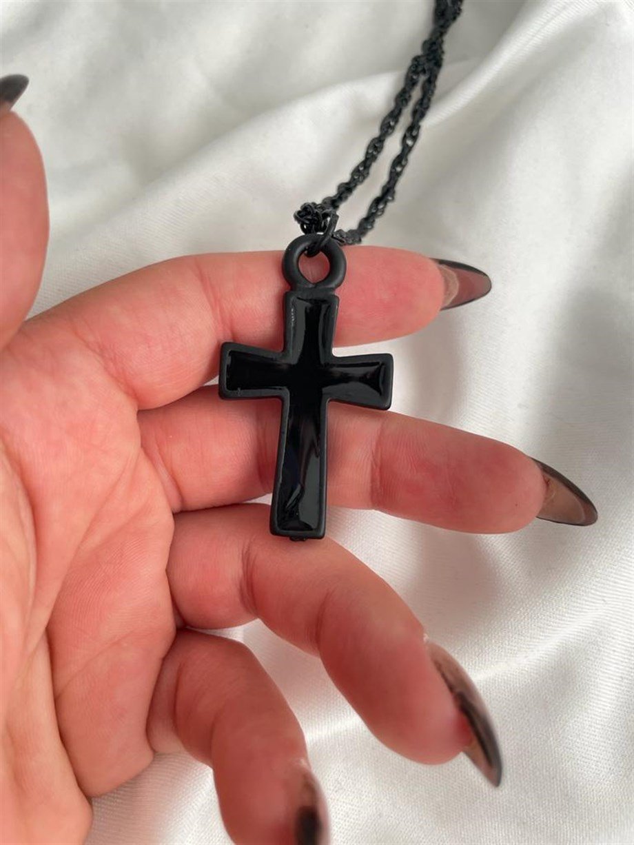Siyah Mineli Haç Kolye