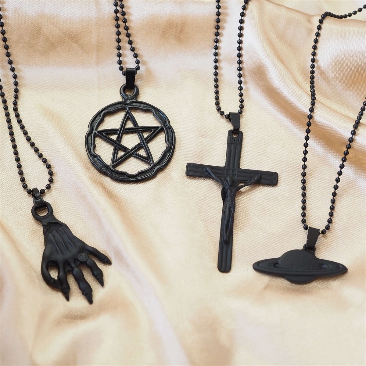 Siyah Zincir Kolye Seçenekleri