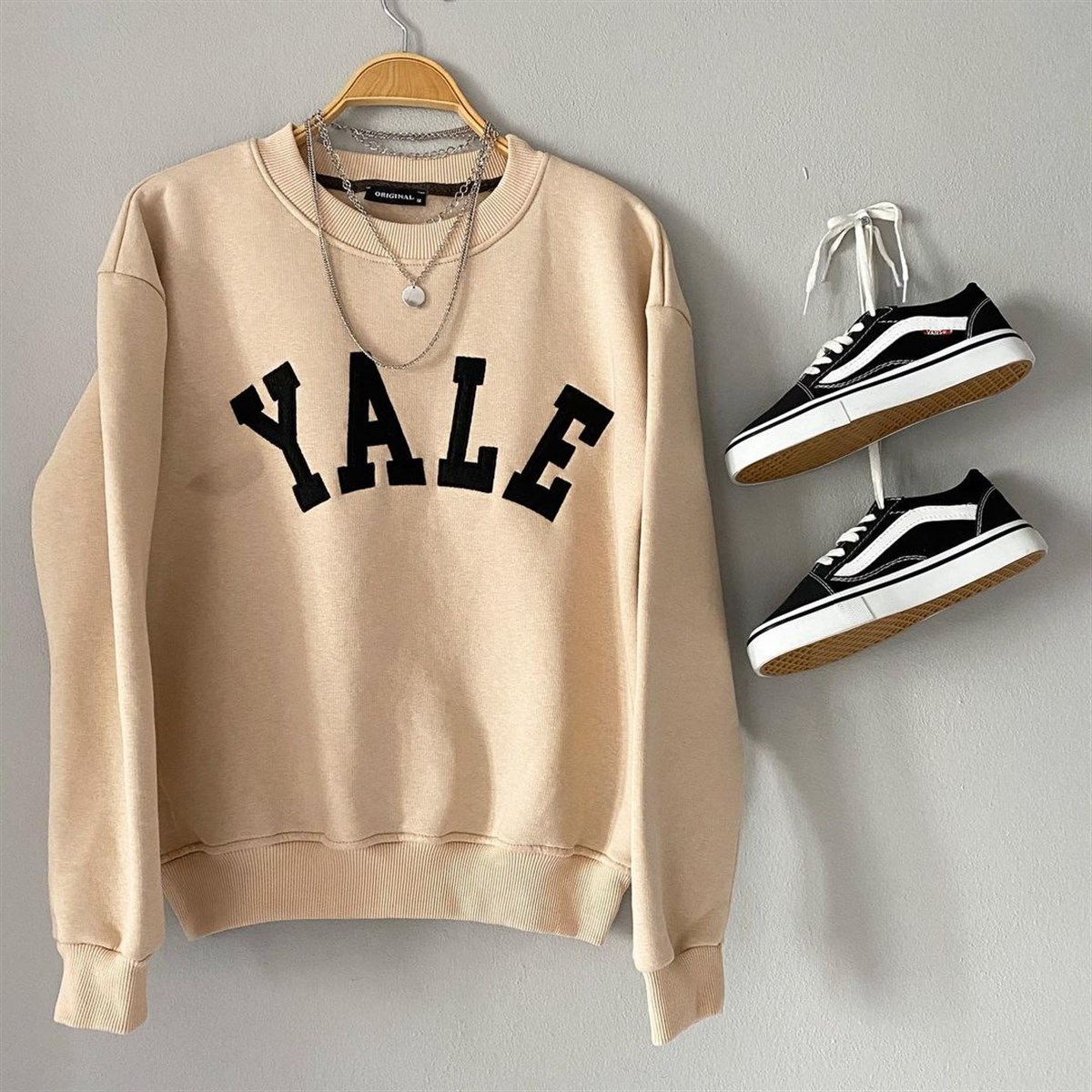 YALE Krem Sweatshirt