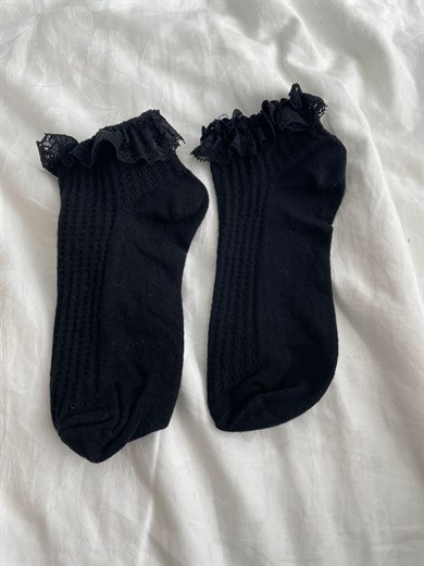 Dantel Detaylı Siyah Kısa Çorap