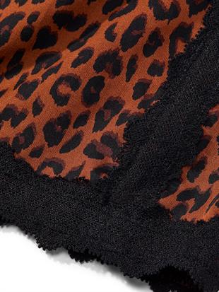 Dantel Detaylı İpeksi Geniş Kesim Pijama Şortu