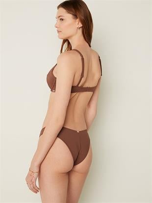 Önü V Derin Bacak Kesim Bikini Altı