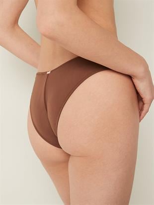 Önü V Derin Bacak Kesim Bikini Altı