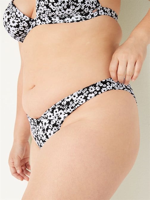V Kesim Bikini Altı