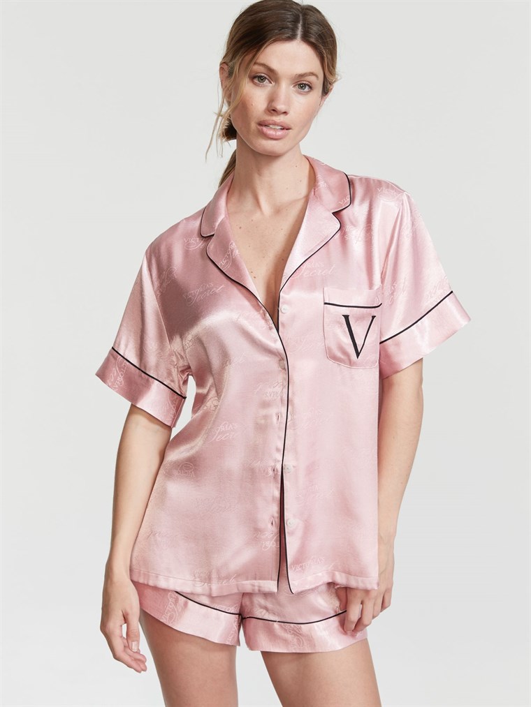 Kısa Saten Pijama Takımı - Logolu Şafak Pembesi VS26309193 | Victoria's  Secret VSL